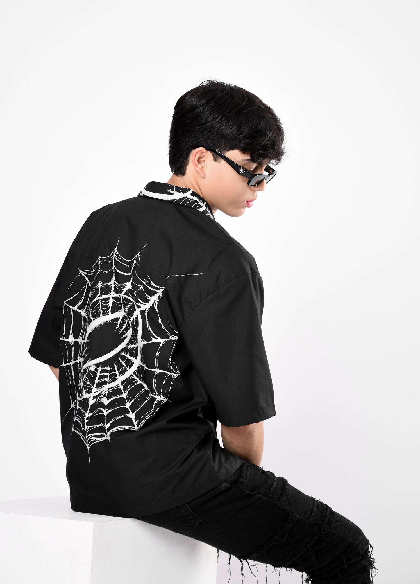 Black Spider-Web Shirt. Colaboración Kamero X Okstar