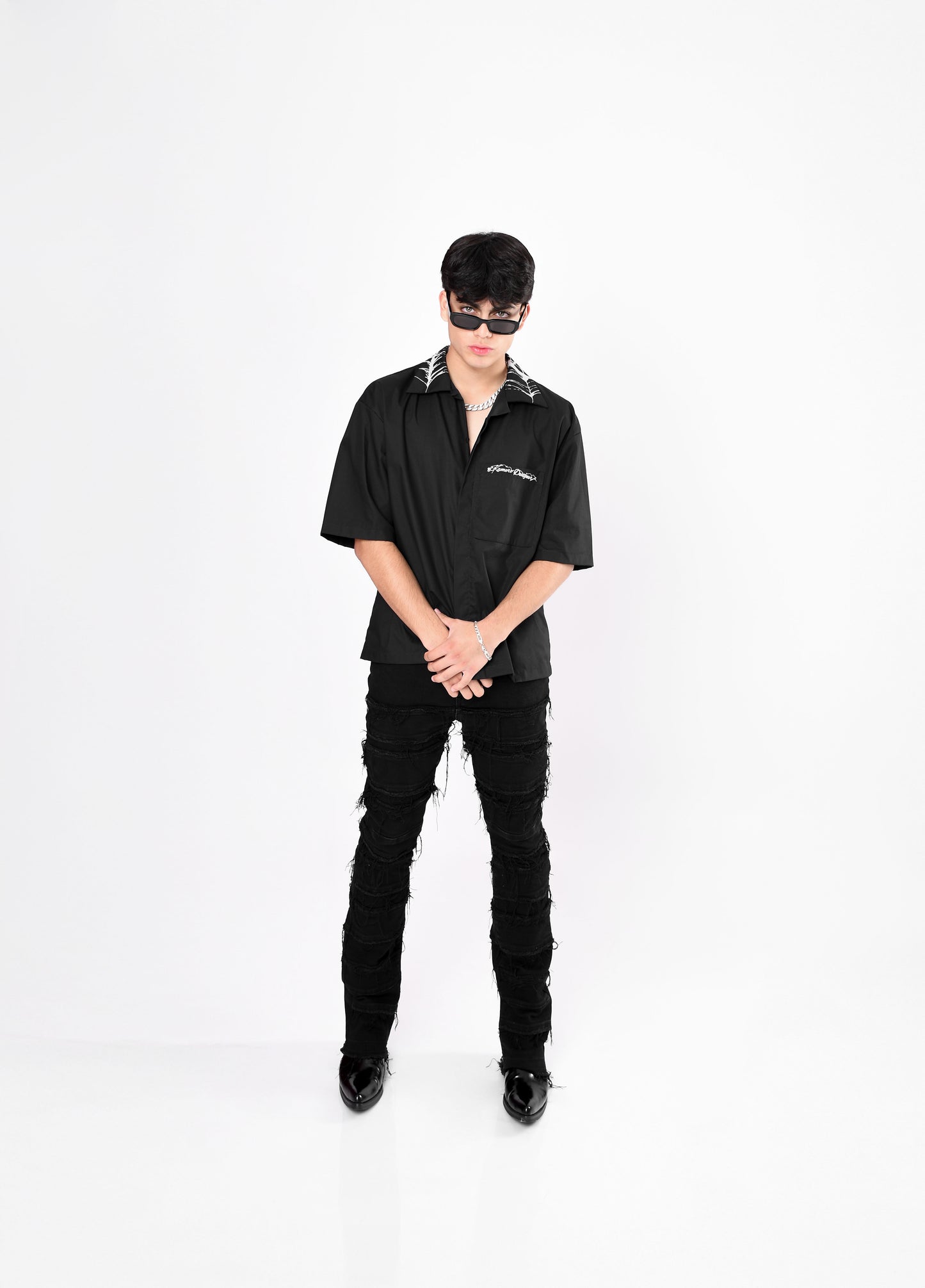 Black Spider-Web Shirt. Colaboración Kamero X Okstar